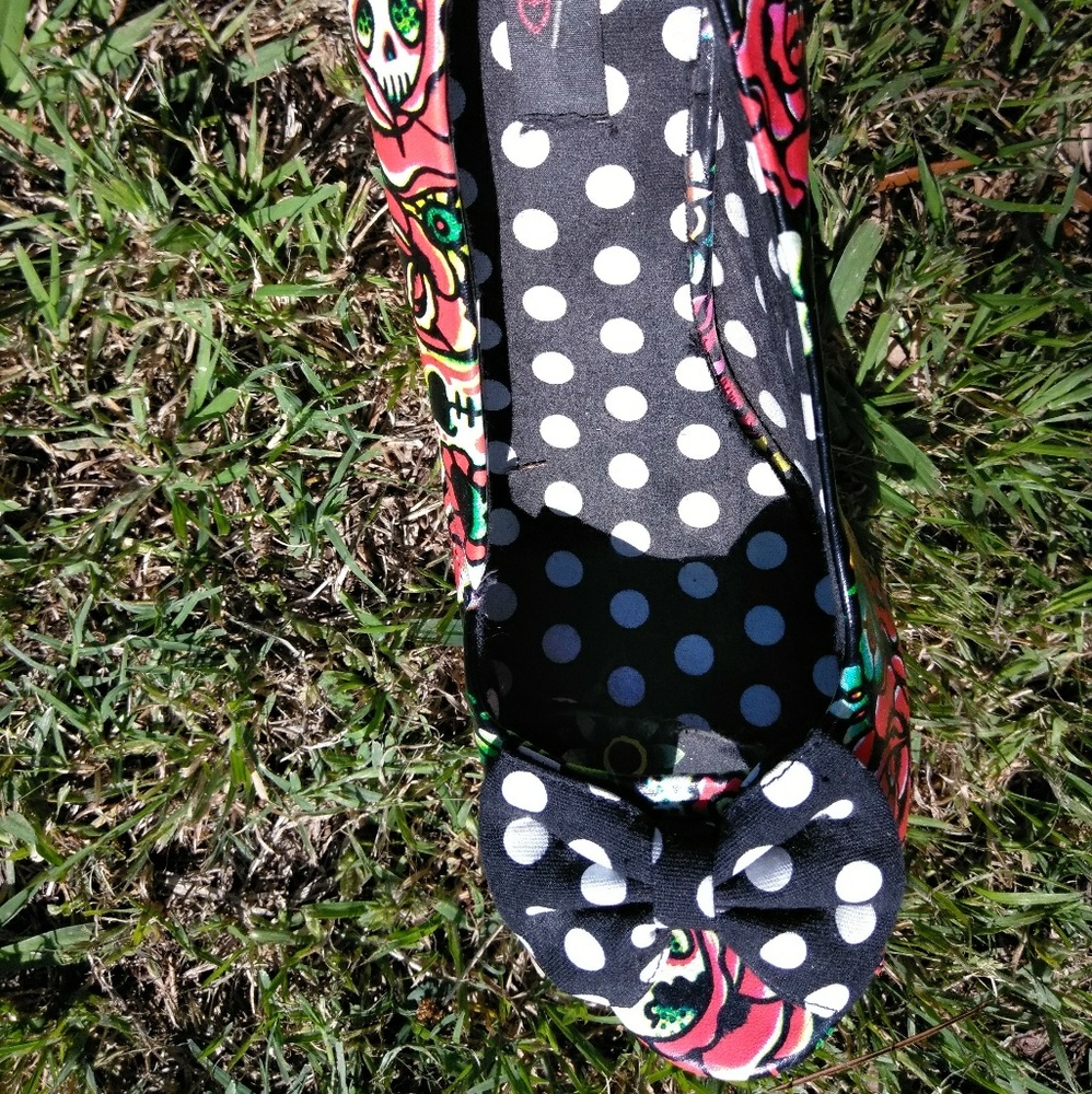 Shoes - Picture 2 of 2